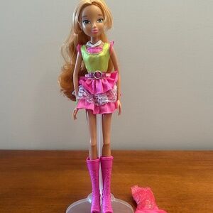 Winx City Style Flora Doll